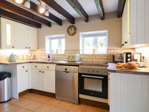 Refrigerador, lavavajillas, tetera/pava eléctrica, tostadora