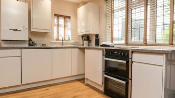 Ferienhaus | Eigene Küche | Kühlschrank, Geschirrspüler, Kochgeschirr/Geschirr/Besteck