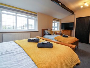 1 habitación, decoración personalizada y muebles diferentes