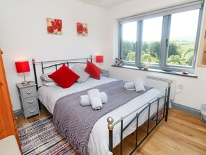 Cottage | 2 bedrooms, individually decorated, individually furnished, free WiFi - Higher Bumsley Barn (Barnstaple)