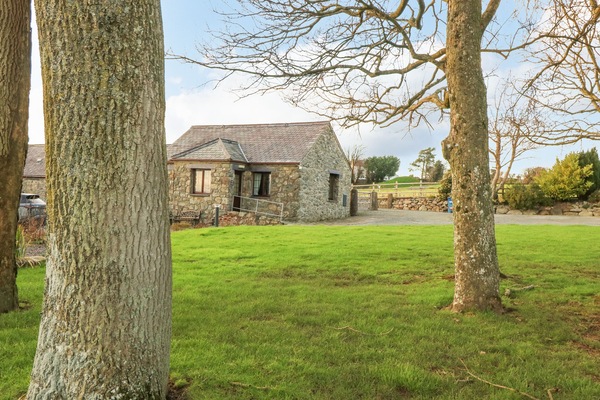 Cottage | Property grounds