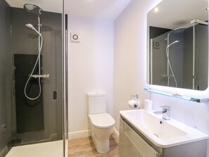 Cottage | Bathroom | Shower, hair dryer - Manifold Dale (Ashbourne)