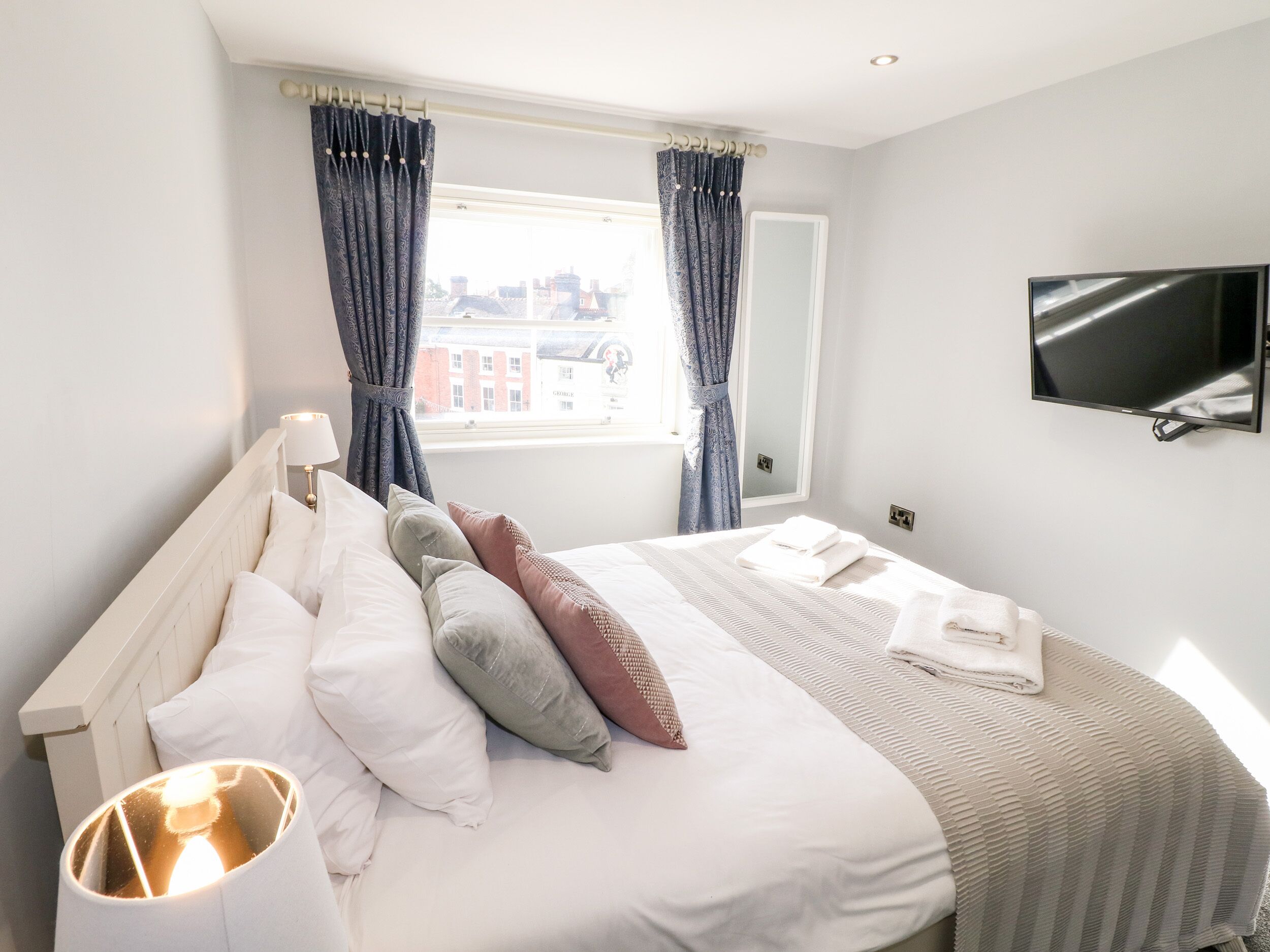 1 chambre, décoration personnalisée, ameublement personnalisé