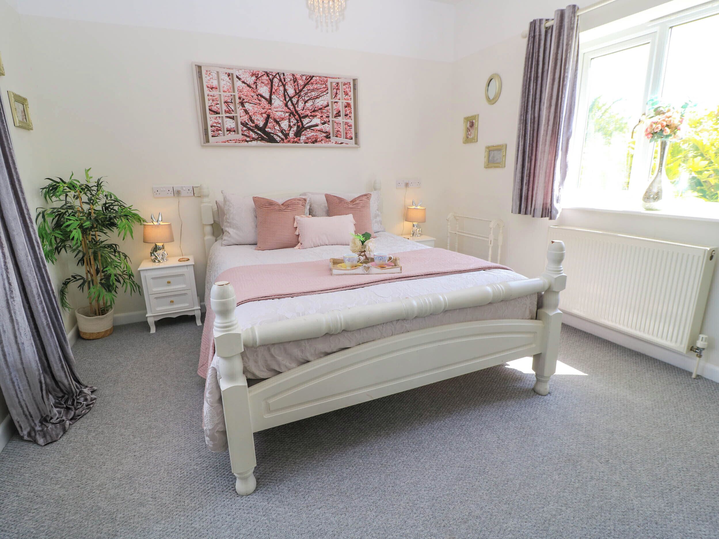 4 bedrooms, individually decorated, individually furnished, free WiFi