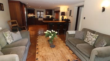Cottage | Interior