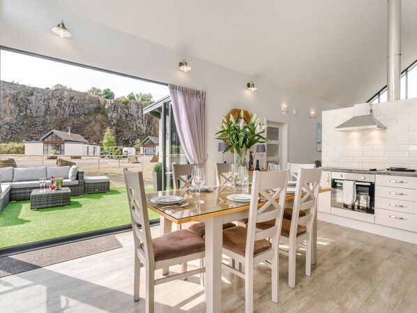 Cottage | Interior - Wood Sage (Bamburgh)