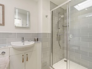 Cottage | Interior - Wood Sage (Bamburgh)