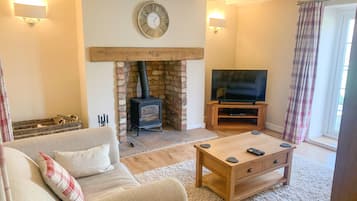 Cottage | Living room | TV