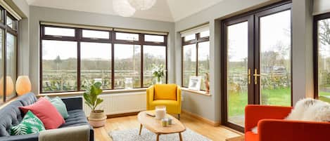Cottage | Interior