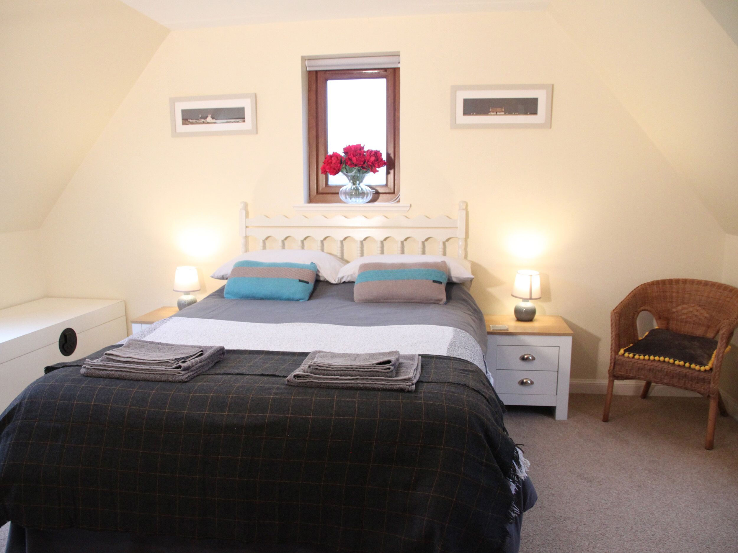 Cottage | 3 bedrooms, individually decorated, individually furnished