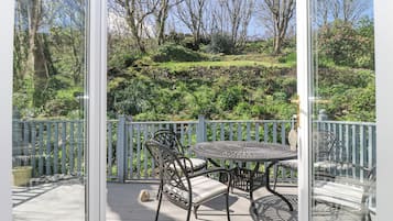 Cottage | Outdoor dining