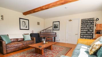 Cottage | Ruang keluarga | Foosball