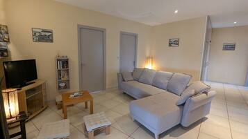 Televisie en een open haard