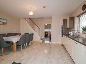 Cottage | Private kitchen | Fridge, dishwasher, electric kettle, toaster - Loughanure Lake View (Loughanure)