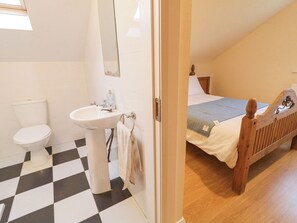 Cottage | Bathroom | Shower - Loughanure Lake View (Loughanure)