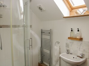 Cottage | Bathroom | Shower - Minton Lane Cottage (Church Stretton)