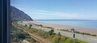 Llys Madoc, The Top Flat