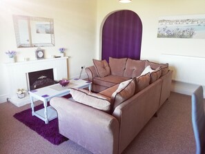 Cottage | Living room - Llys Madoc, The Top Flat (Abergele)
