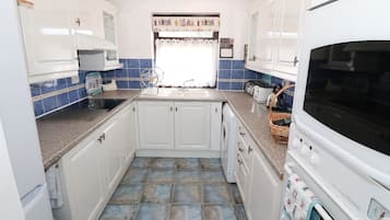 Cottage | Cuisine privée | Réfrigérateur, bouilloire électrique