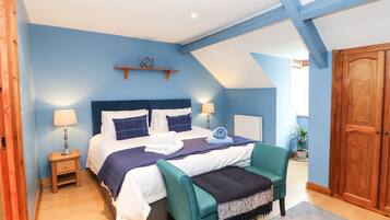 4 bedrooms, individually decorated, individually furnished, free WiFi