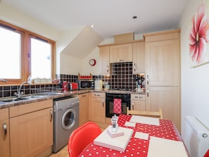 Cottage | Interior - Riverview Apartment (Inverness)