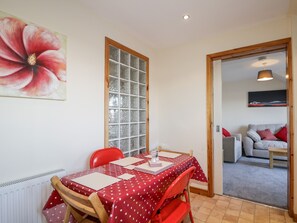 Cottage | Interior - Riverview Apartment (Inverness)