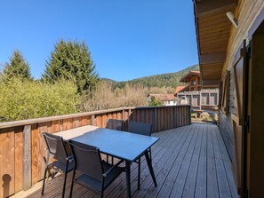 تناول الطعام بالخارج