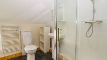 Cottage | Kamar mandi | Shower dan pengering rambut