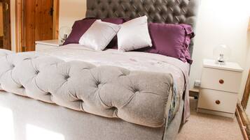 2 bedrooms, individually decorated, individually furnished, free WiFi
