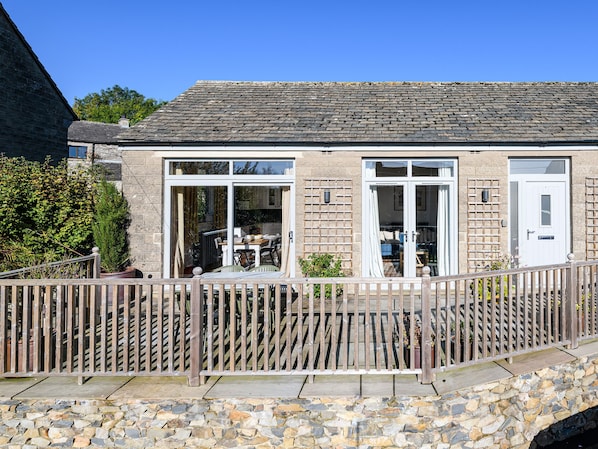 Cottage | Property grounds