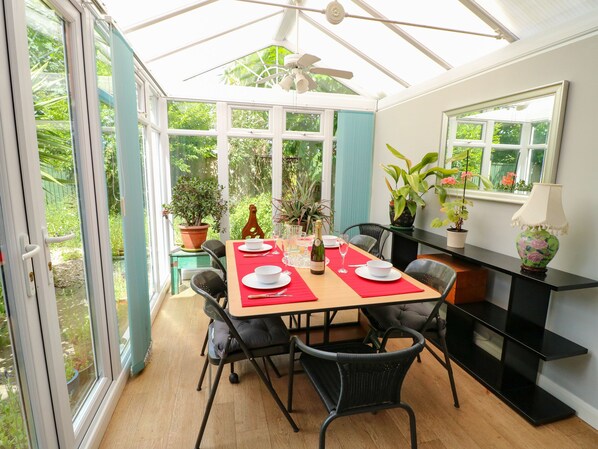 Cottage | 3 bedrooms, individually decorated, individually furnished, free WiFi - Cherry Lodge (Newark)