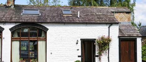 Cottage | Front of property