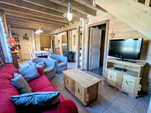 Tv och eldstad