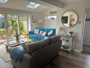 Cottage | Living area