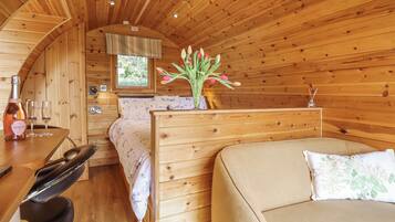 1 bedroom, individually decorated, individually furnished, free WiFi