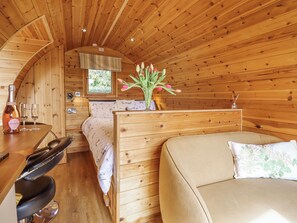 Cottage | 1 bedroom, individually decorated, individually furnished, free WiFi
