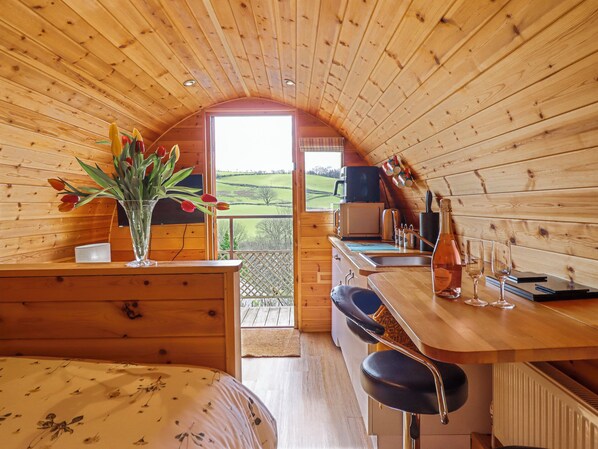 Cottage | 1 bedroom, individually decorated, individually furnished, free WiFi