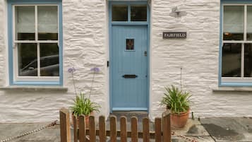 Cottage | Interior