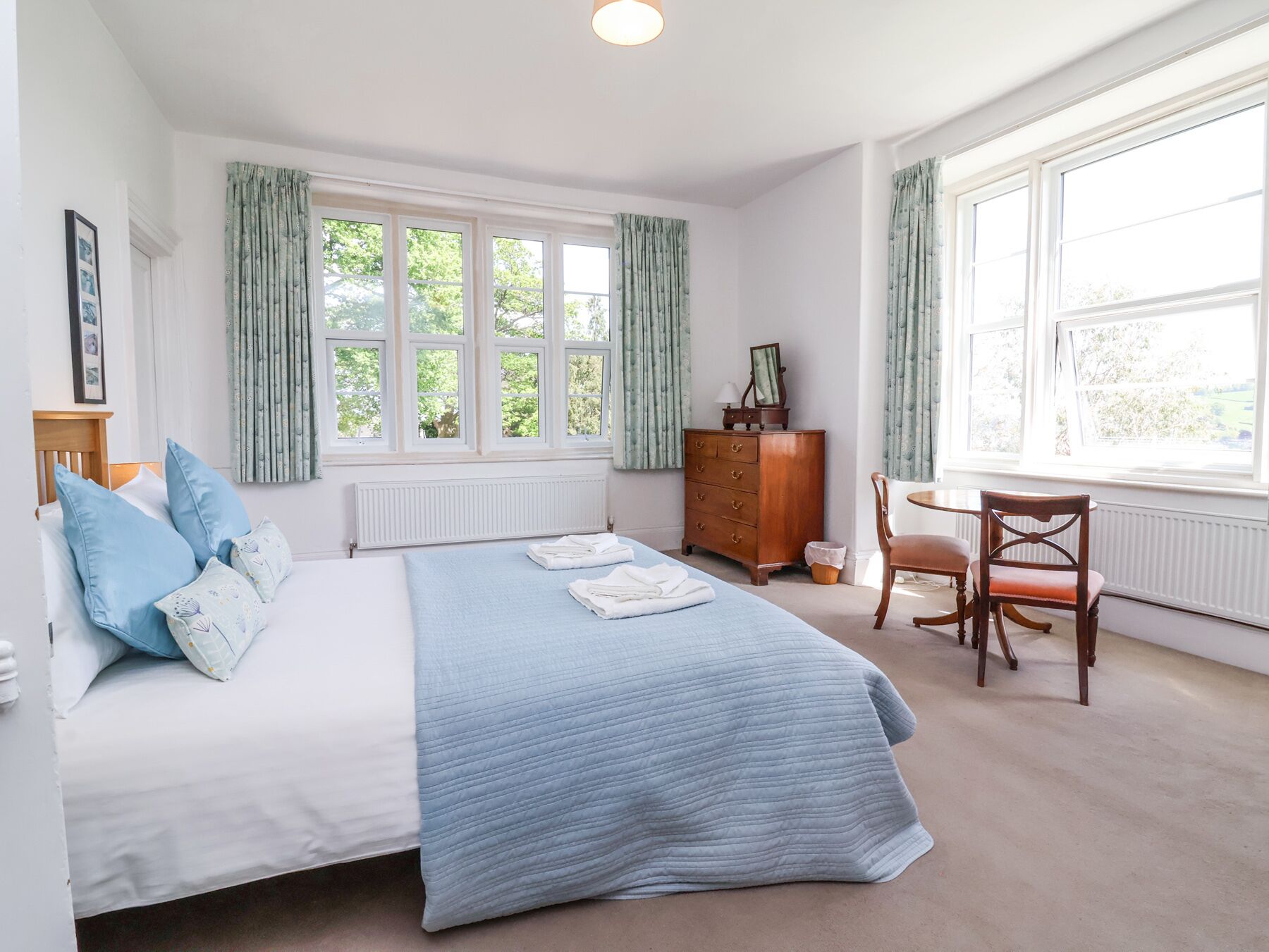5 bedrooms, individually decorated, individually furnished, free WiFi