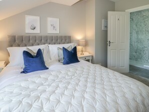 3 عدّة غرف نوم وبديكورات فريدة لكل غرفة وطراز فريد لكل وحدة