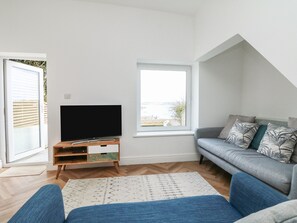 Cottage | Living room - Through The Porthole (Falmouth)