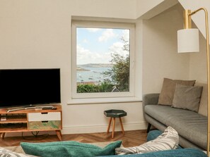 Cottage | Living room - Through The Porthole (Falmouth)