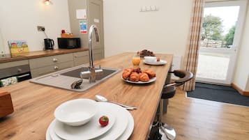 Cottage | Dining