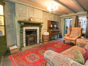 Cottage | Interior - The Precinct House (Newton Stewart)