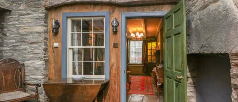 Cottage | Balcony
