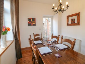 คอทเทจ | ครัวส่วนตัว | ตู้เย็น, เครื่องล้างจาน, กาต้มน้ำไฟฟ้า, เครื่องครัว/จาน/ช้อนส้อม