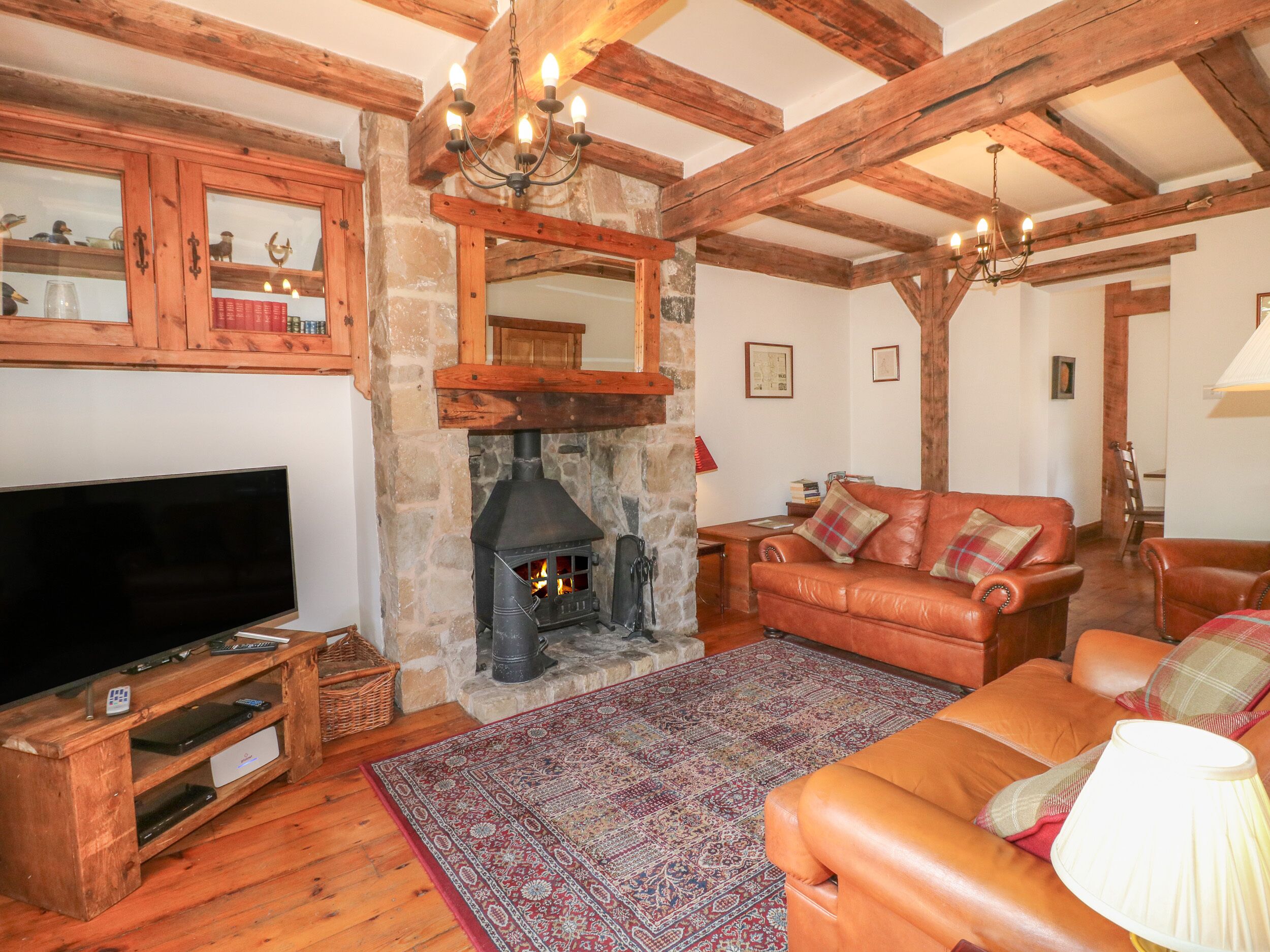 Cottage | Living room | Fireplace