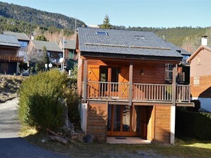 Exterior - Cozy chalet in resort center with wifi (Les Angles)