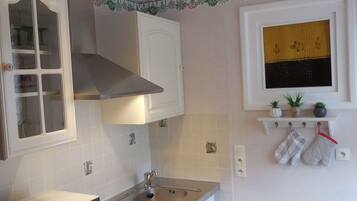 Réfrigérateur, micro-ondes, lave-vaisselle