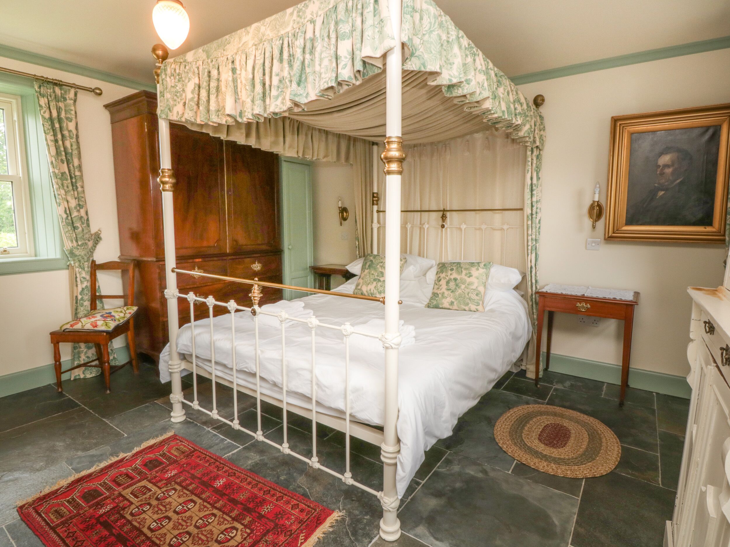 Cottage | 2 bedrooms, free WiFi, individually decorated, individually furnished